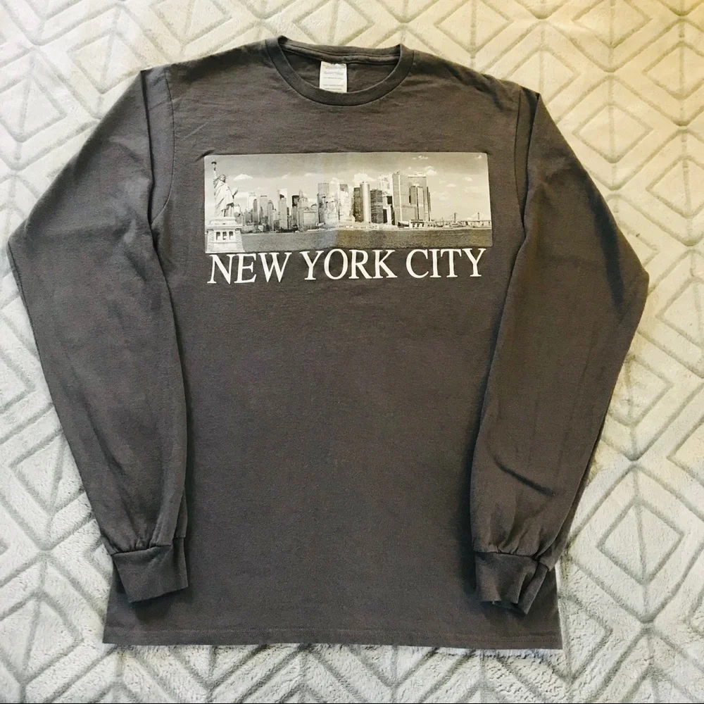 3/$25 New York City Skyline Graphic T-shirt Unisex Small Gray - Picture 6 of 6